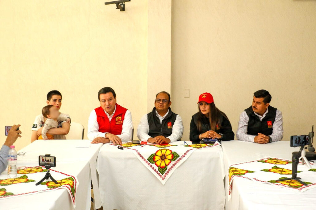 Integrantes del PT se reúnen con medios de comunicación
